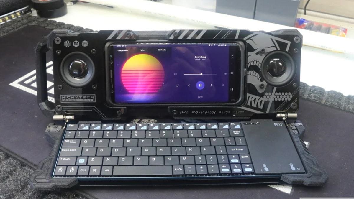 स्मार्टफोन को बना दिया ऑल-इन-वन कंप्यूटर! ऑनलाइन शेयर किया CyberDeck बनाने का पूरा तरीका