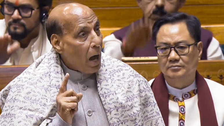 'ये हिम्मत हो गई'... शांत, गंभीर रहने वाले राजनाथ सिंह संसद में विपक्ष पर क्यों हुए नाराज