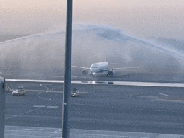 शानदार सलामी, जानदार आगाज... नवी मुंबई इंटरनेशनल एयरपोर्ट से पहली कमर्शियल उड़ान, देखें VIDEO