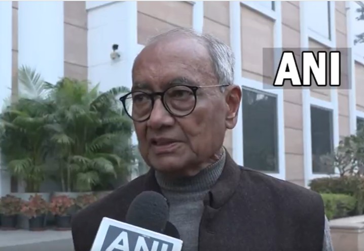 बांग्लादेश हिंसा पर दिग्विजय सिंह का विवादित बयान, कहा- जैसा अपने देश में.. वैसा ही वहां हो रहा