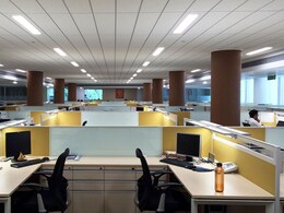 कर्मचारियों की वफादारी का अनोखा इनाम, इस कंपनी के मालिक ने दिया ₹2,100 करोड़ का तगड़ा बोनस