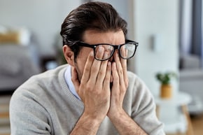 जब मन थकता है तो शरीर क्यों जवाब देने लगता है? आयुर्वेद से समझिए तनाव का पूरा असर