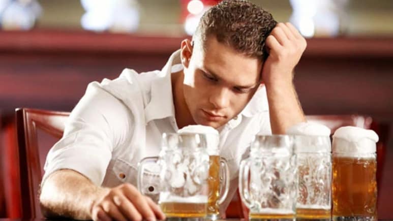 दारू पीने का सही तरीका क्या है? दारू पीने के बाद क्या करना चाहिए, जान&zwj;िए यहां