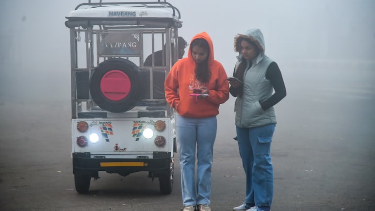 न कोहरा न कंपकंपाने वाली सर्दी... दिल्ली में मौसम क्यों 'बेईमान', यूपी में अलीगढ़ से गोरखपुर तक कोहरे का कहर