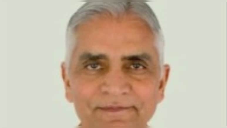 जमीनी व&zwj;िवाद में पूर्व IAS अध&zwj;िकारी की बढ़ी मुश्&zwj;क&zwj;िलें, कोर्ट ने क&zwj;िया तलब