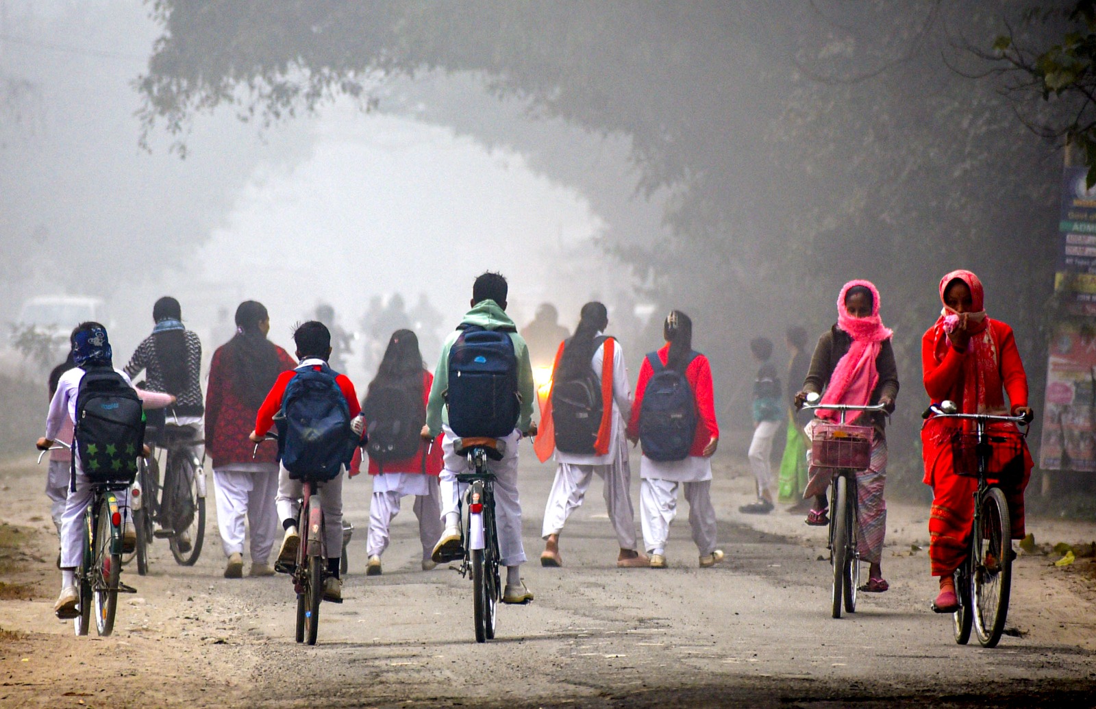 शीतलहर का कहर... यूपी में सभी स्कूल 4 दिनों तक बंद, सीएम योगी ने दिये सख्त निर्देश