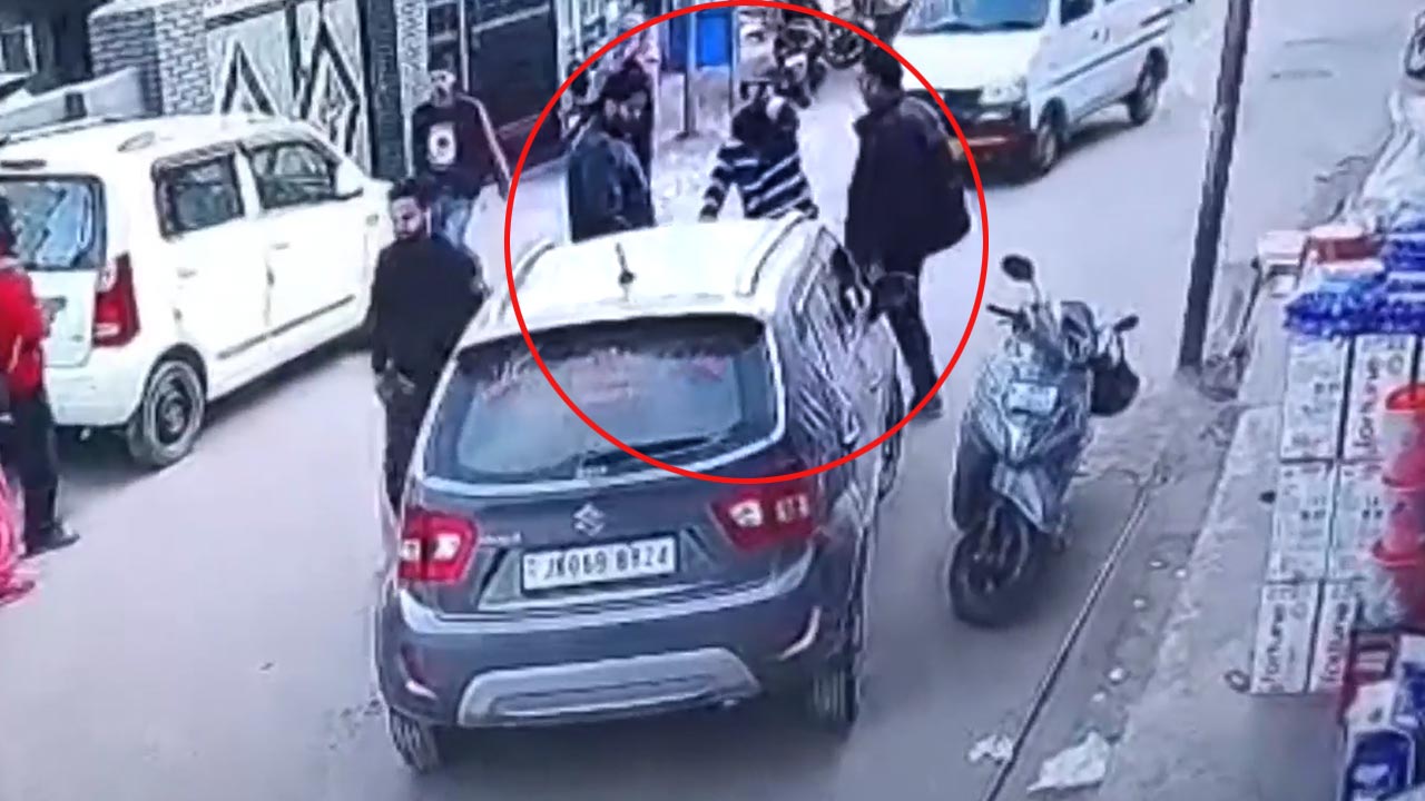 Road Rage On Camera:  J&K Cop Slaps Man, Tosses His Phone After Argument