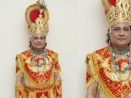 अनूप जलोटा बने श्रीकृष्ण, वायरल फोटो देख सोशल मीडिया यूजर्स बोले- माखन चोर नहीं माखन डकैत