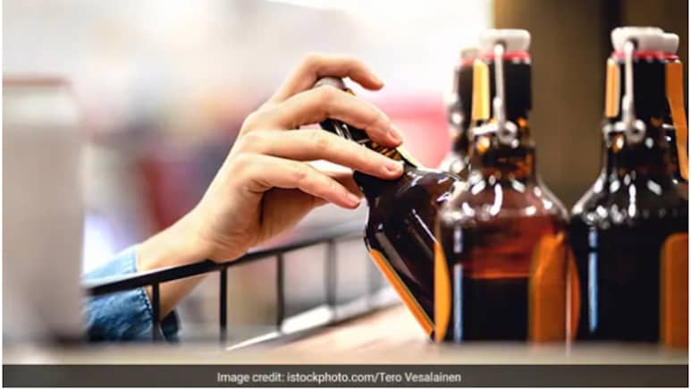 GIFT City New Liquor Rules: गुजरात में शराबबंदी के बीच बड़ी ढील, गिफ्ट सिटी में अब बिना परमिट मिलेगी शराब; बदल गई पूरी नियमावली