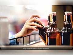 यूपी में महंगी होने वाली है शराब! नोएडा, गाजियाबाद में देसी, अंग्रेजी और बीयर कितने की मिलेगी? 