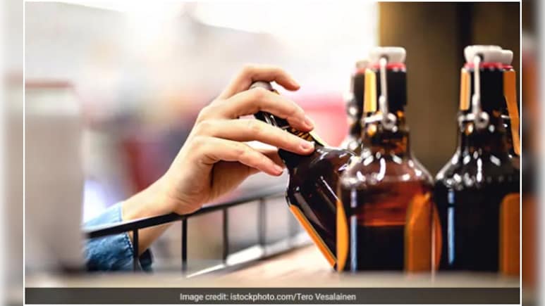 यूपी में महंगी होने वाली है शराब! नोएडा, गाजियाबाद में देसी, अंग्रेजी और बीयर कितने की मिलेगी?&nbsp;