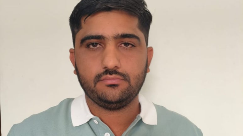 5 लाख में सौदा... परीक्षा में दूसरे को बैठाकर बना अध्यापक, अब टीचर भर्ती में SOG का बड़ा एक्शन