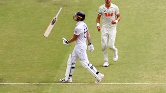 Stokes Jumps In Frustration, Shouts At Himself After Dismissal - Video