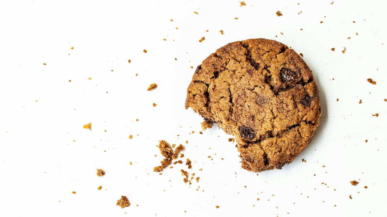 7 Mood-Boosting Cookies To Brighten Your Mid-Workday Slump