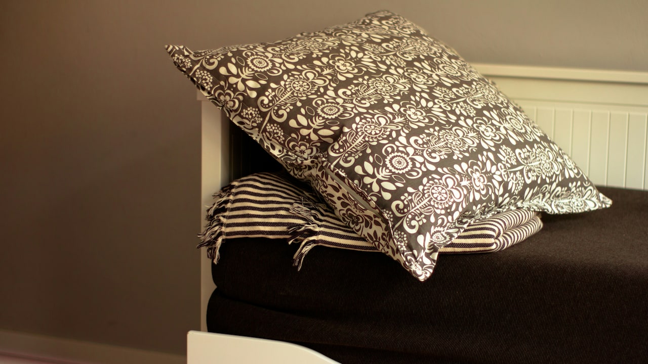 Choose Cushion Covers Based On Fabric, Season And Daily Use