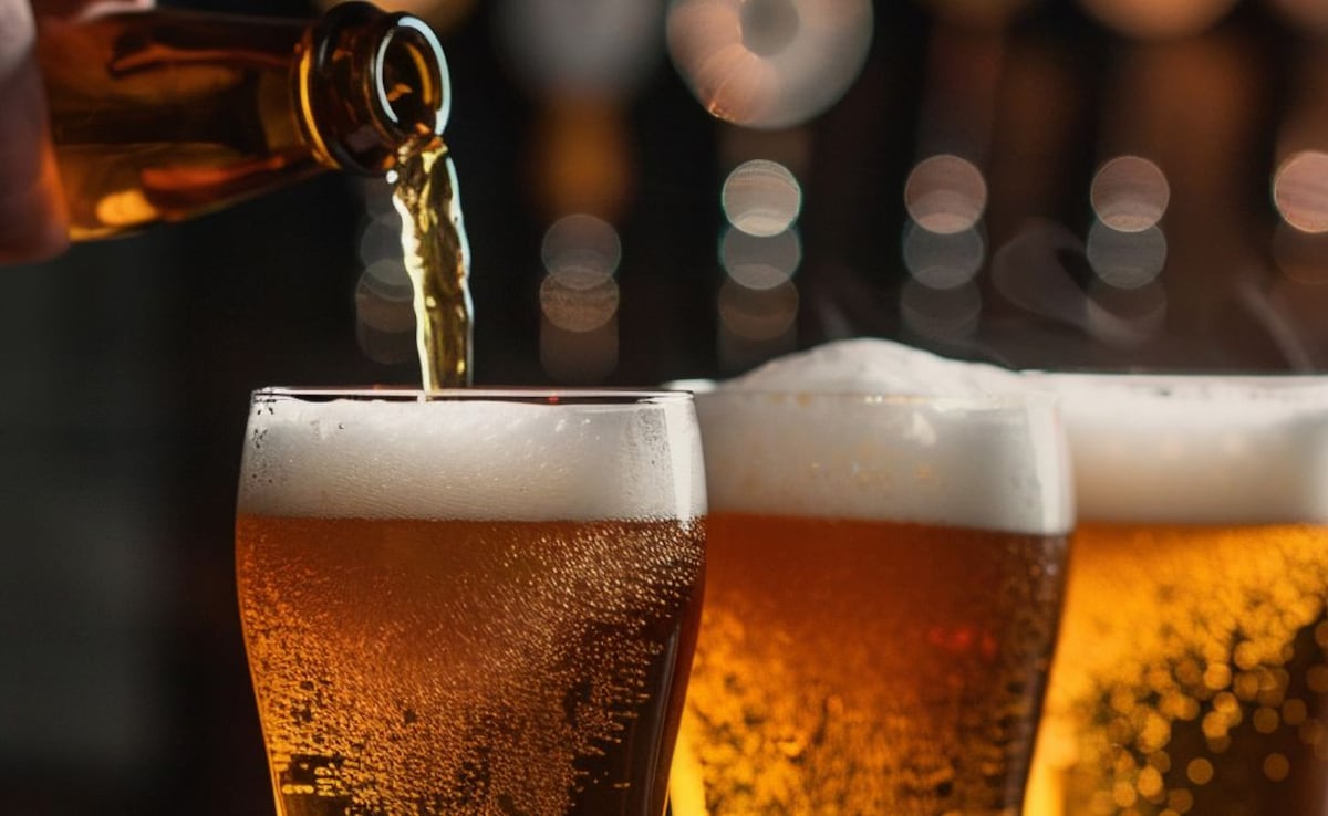 क्या गर्मियों में ठंडी बीयर प्यास बुझाती है या नुकसान पहुंचाती है? जानिए सच