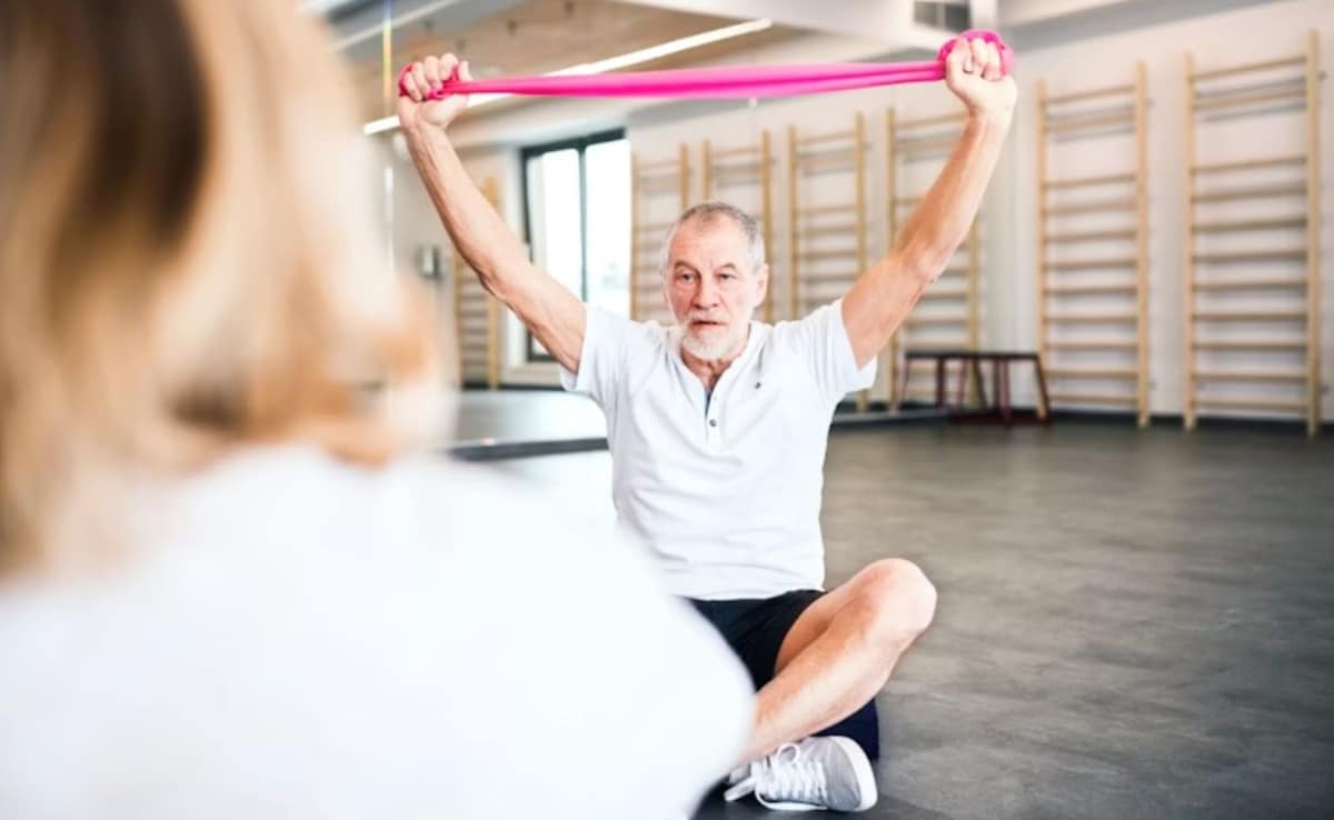 6 Effective Cardio Workouts For Seniors To Improve Fitness, Mood And Weight Management