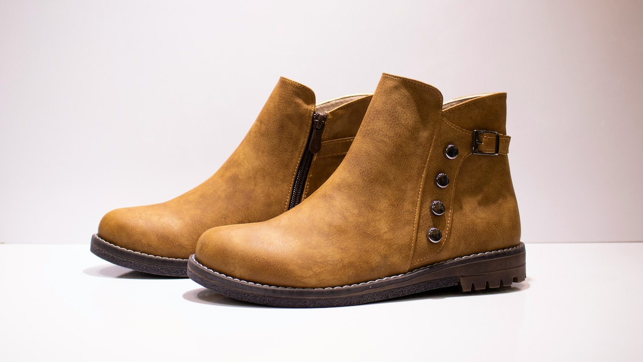 How To Buy Boots That Will Not Hurt Your Feet: Heel Comfort Science How To Buy Boots That Will Not Hurt Your Feet: Heel Comfort Science