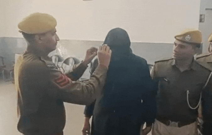 बुर्के में छिपा रेप का आरोपी, लिपस्टिक लगाकर पुलिस को दिया चकमा; आखिरकार वृंदावन से गिरफ्तार&nbsp;