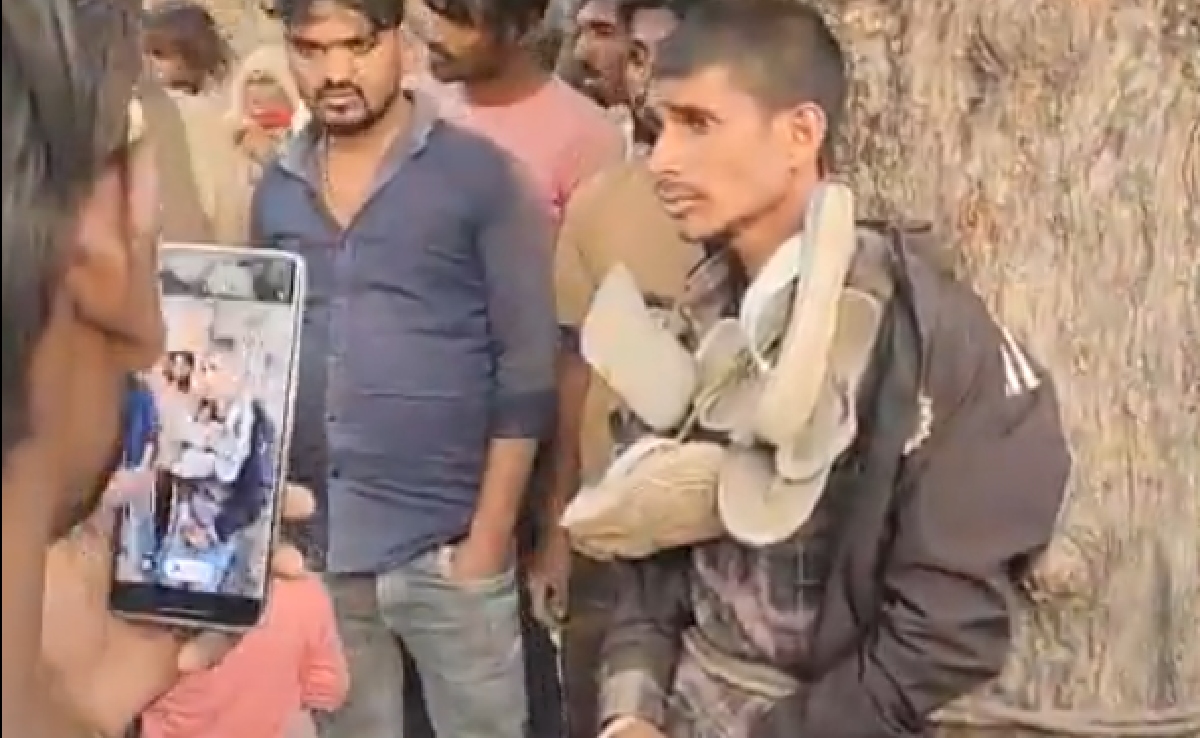 प्रेम विवाह की सजा: पत्नी के ननिहाल में पति की पेड़ से बांधकर पिटाई, चप्पलों की माला पहनाई,वीडियो  हुआ वायरल