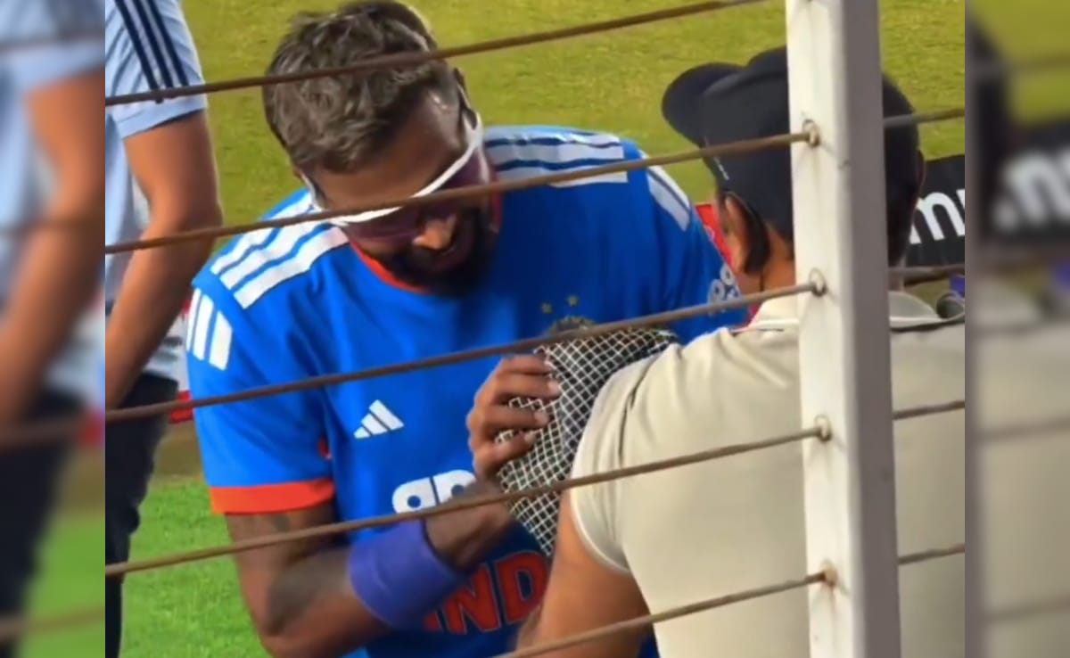 Hardik Pandyas Six Injures Cameraman During 5th South Africa T20I. What He Did Next Wins Hearts - Video