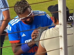 Hardik Pandyas Six Injures Cameraman. What He Did Next Wins Hearts - Video