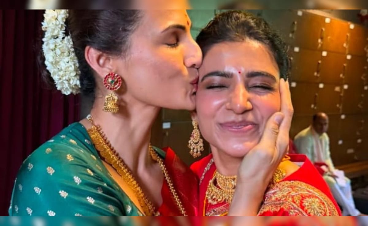 Samantha Thanks Her Yoga Teacher With New Photo From Coimbatore Wedding