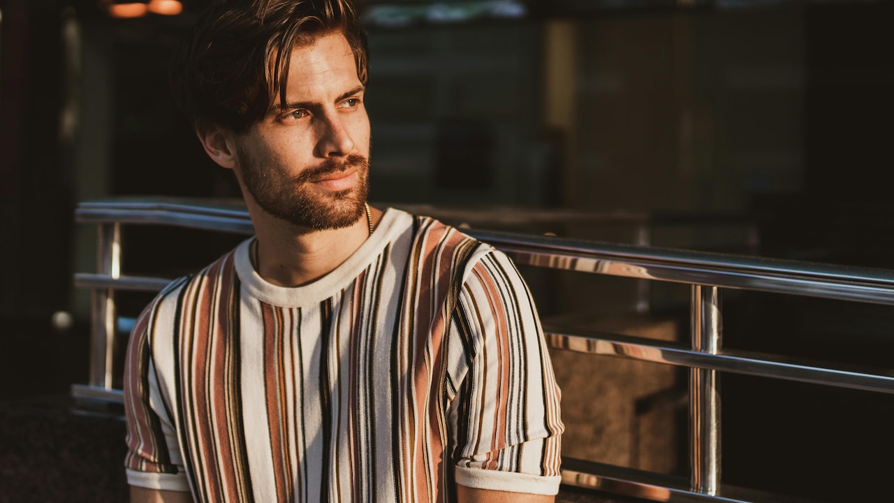 Use these easy tips to style your pinstripe shirts for casual looks Use these easy tips to style your pinstripe shirts for casual looks