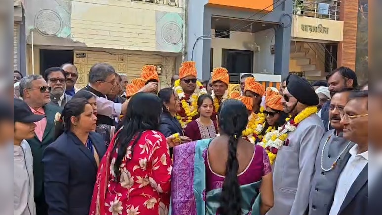 इतिहास रचने के बाद देवास में भव्य स्वागत, विश्व विजेता ब्लाइंड महिला क्रिकेट टीम पहुंची एमपी