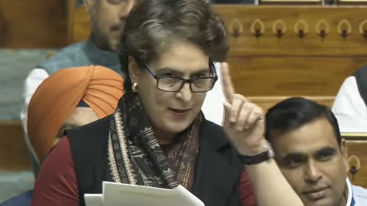 बीजेपी नेहरू के अपमान की एक बार में लिस्ट बना ले, बहस कर लेंगे- प्रियंका गांधी