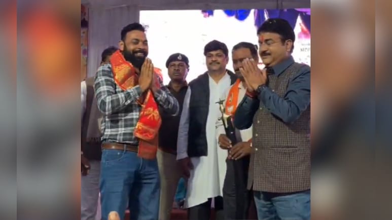 तेरा तुझको अर्पण&hellip; जब MP के मंत्री ने कार्यकर्ताओं में बांटे अपने सभी गिफ्ट, सोना-चांदी भी दिया