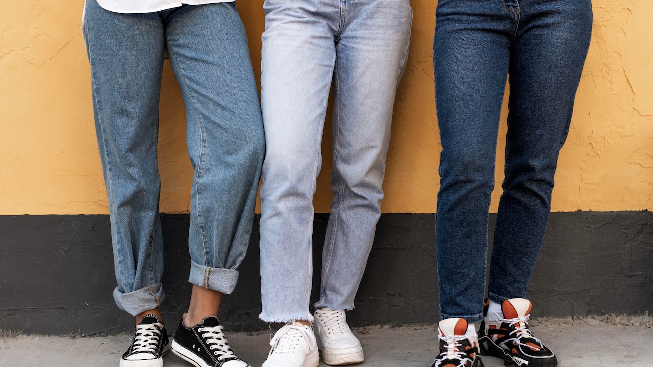 Acid-Wash Denim Fashion Guide: Easy Ways To Pair Tops, Footwear And Colours.