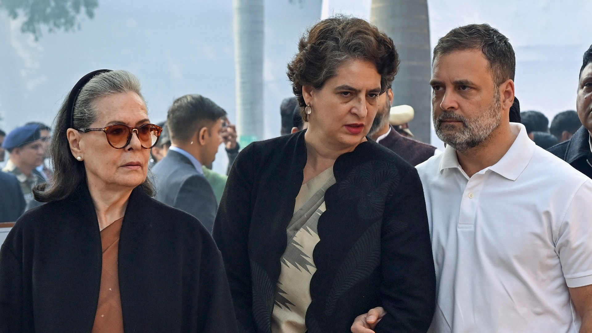 Open Chorus For Priyanka In Congress: Sibling Showdown Loading?