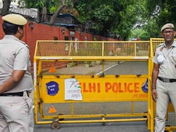 Delhi Police Busts Fake Sticker Racket, Extortion Targeting Traffic Cops