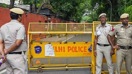 Delhi Police Busts Fake Sticker Racket, Extortion Targeting Traffic Cops