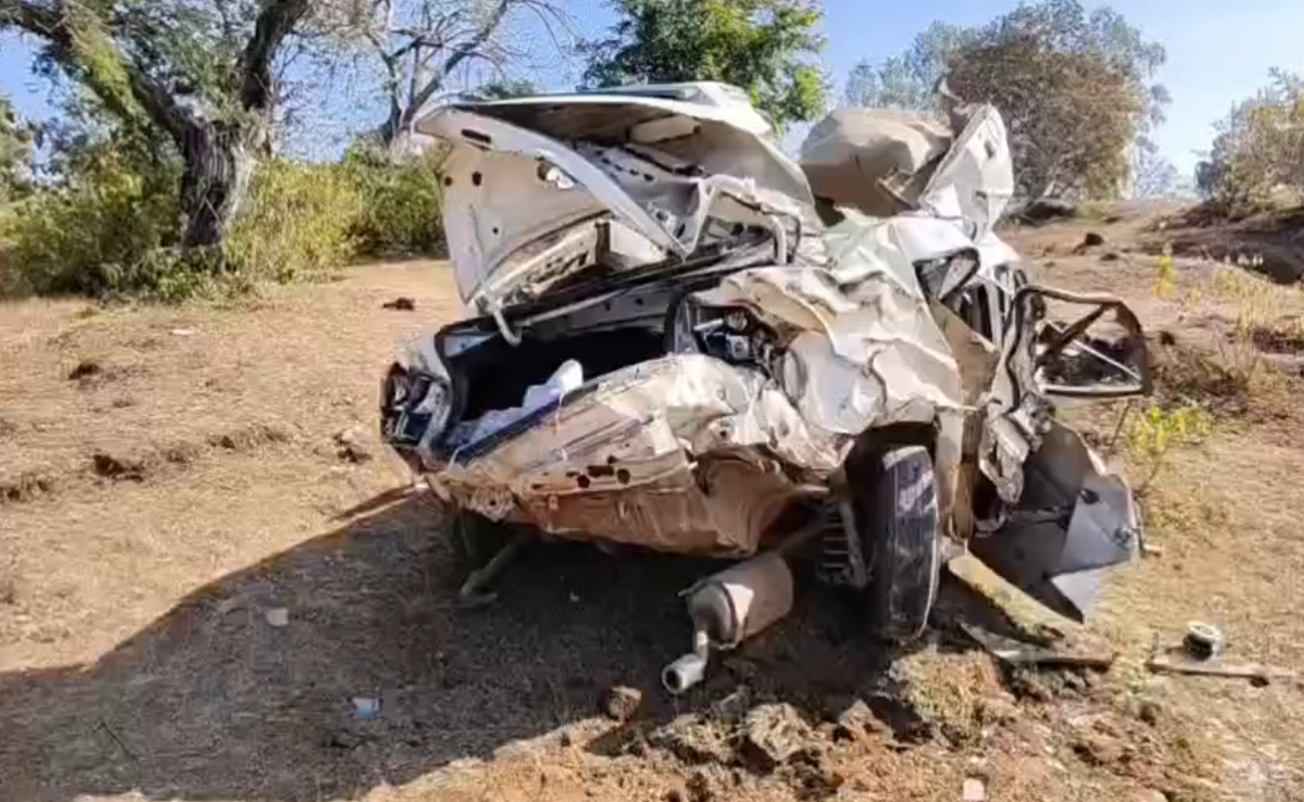 Road Accident: उमरिया में दर्दनाक हादसा; सड़क पर बेकाबू हुई कार, 3 दोस्तों की मौत 2 गंभीर