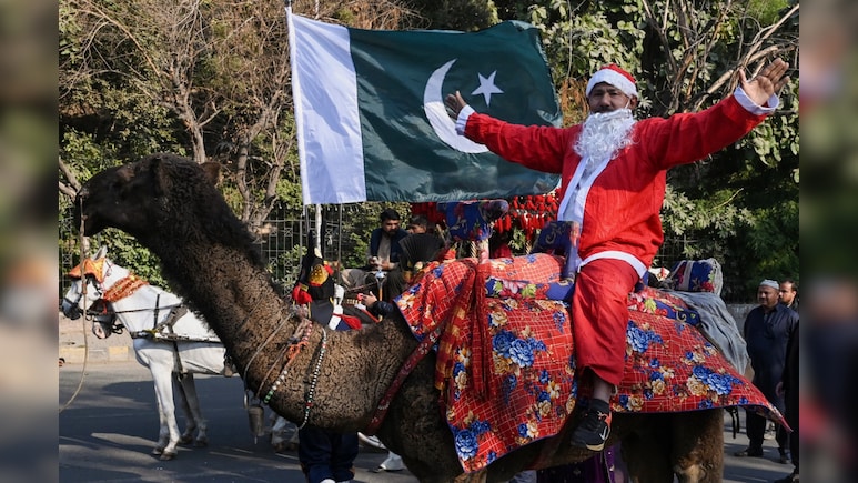 पाकिस्तान के PM शहबाज ने क्रिसमस पर कही यह खास बात, राष्ट्रपति जरदारी ने जिन्ना को किया याद