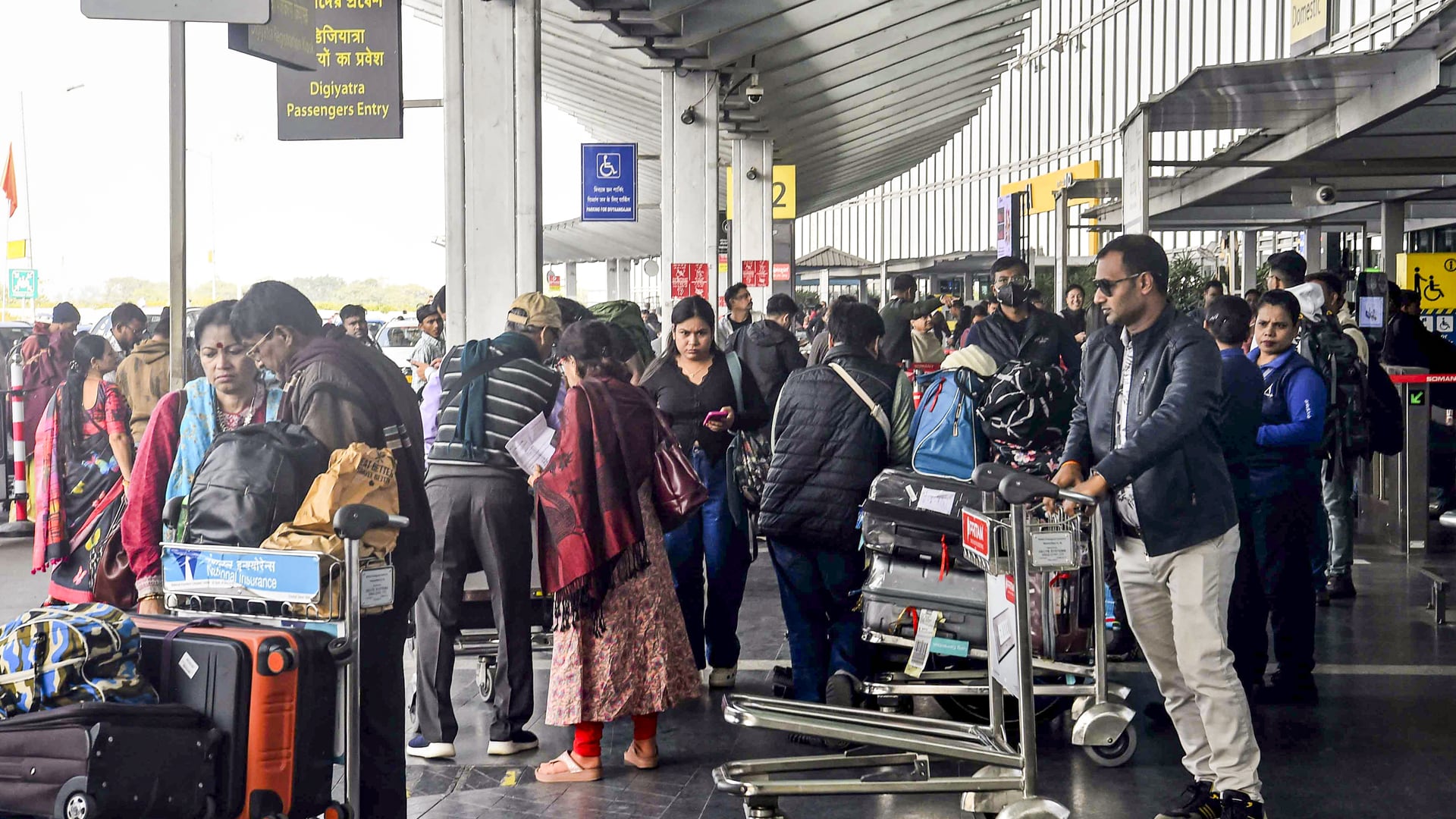 DGCA Withdraws Pilots' Weekly Rest Order Amid IndiGo Meltdown