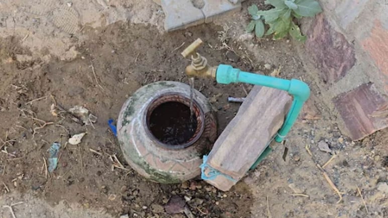 राजस्थान से भी बदतर हालात! बिहार के इस गांव में पानी के लिए रोज 10 चक्कर, महिलाएं सबसे ज्यादा परेशान