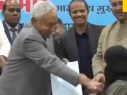 हिजाब विवाद: नुसरत को झारखंड से नौकरी का ऑफर, बिहार में आज ज्वाइनिंग के दिन नया ट्विस्ट