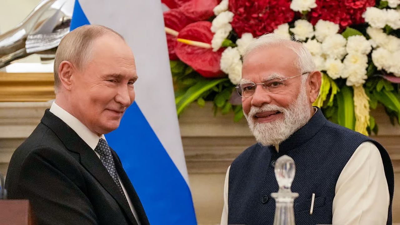 इंडो-रूस इकोनॉमी समिट: PM मोदी ने दिया 'सुपर ग्रोथ' का मंत्र, 2030 तक 100 अरब का लक्ष्य