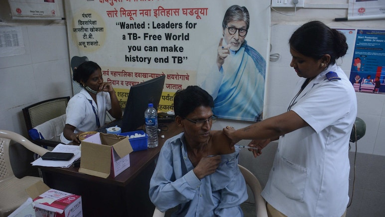 भारत में डॉक्टर मरीजों का अनुपात कितना, सरकार ने संसद में दी जानकारी, जानें अमेरिका, चीन जैसे देशों में क्या हाल