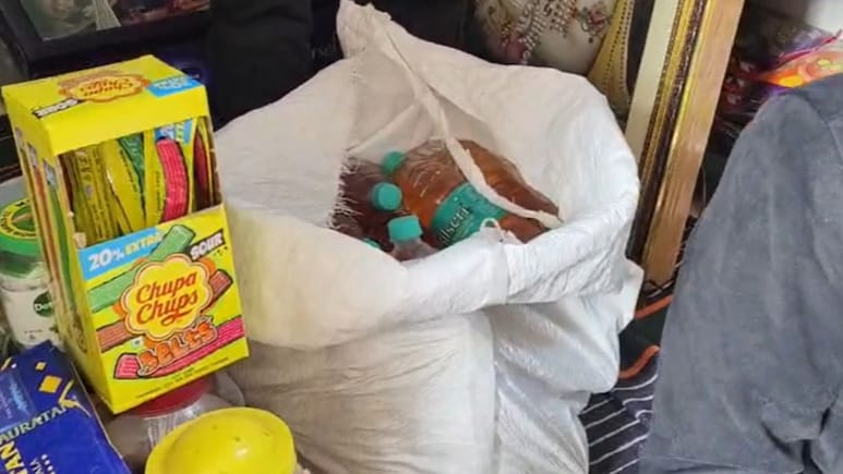 राजस्थान के किराना दुकानों में प्लास्टिक बोतल में बेचे जा रहे पेट्रोल, रसद विभाग ने की बड़ी कार्रवाई