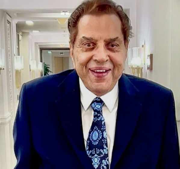 धर्मेंद्र के अलावा 24 नवंबर को ही इस हिट फिल्म मेकर का भी हुआ था निधन, साथ में दी थी एक हिट फिल्म