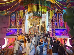 बैकुंठ द्वार से भगवान रंगनाथ के दर्शन: साल में एक बार खुलते हैं पट, पालकी यात्रा में शामिल हुए लाखों भक्त
