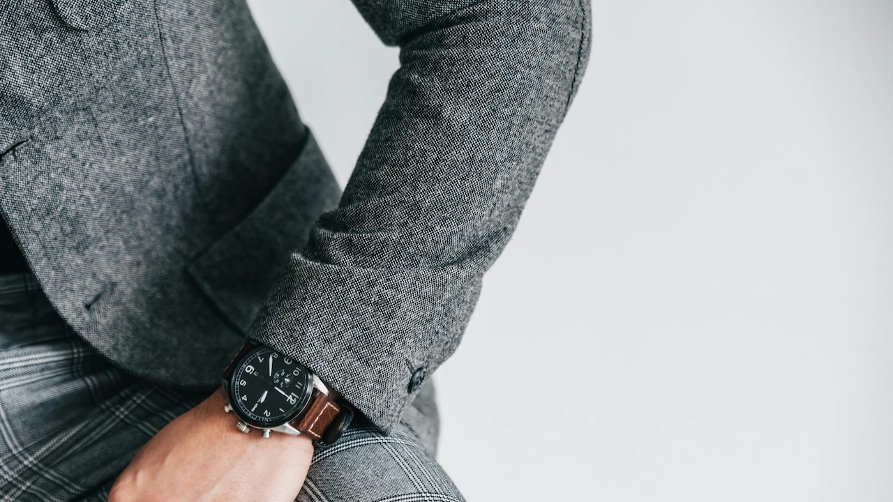 Ensure that the colour complements your skin shade and body type; Ensure that the colour complements your skin shade and body type;