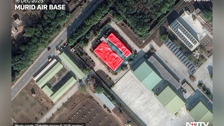 लाल तिरपाल के नीचे भरे जा रहे 'ऑपरेशन सिंदूर' के घाव, मुरीदके एयरबेस के 'इलाज' की नई तस्वीरें आई सामने