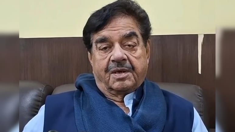 माहौल खराब करने के लिए... शत्रुघ्न सिन्हा ने 'बाबरी मस्जिद' विवाद को बताया 'राजनीतिक दांव'