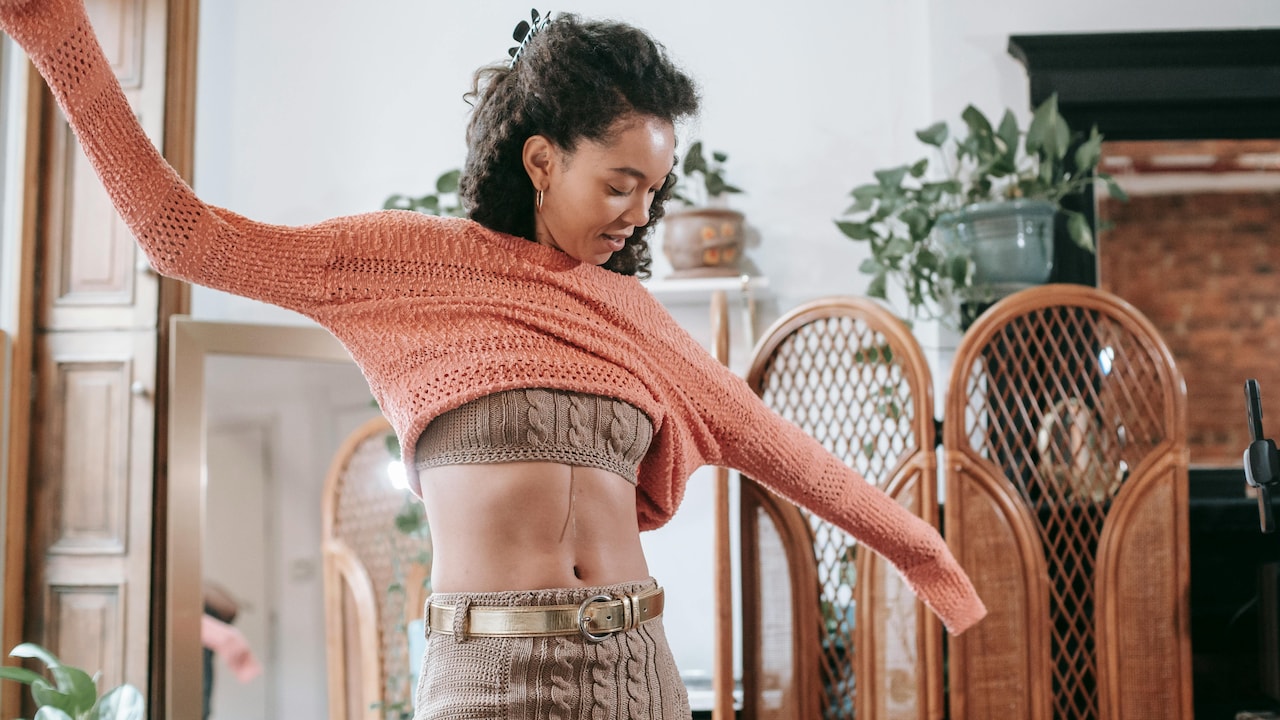 These belts can double up as waistchains for added style.