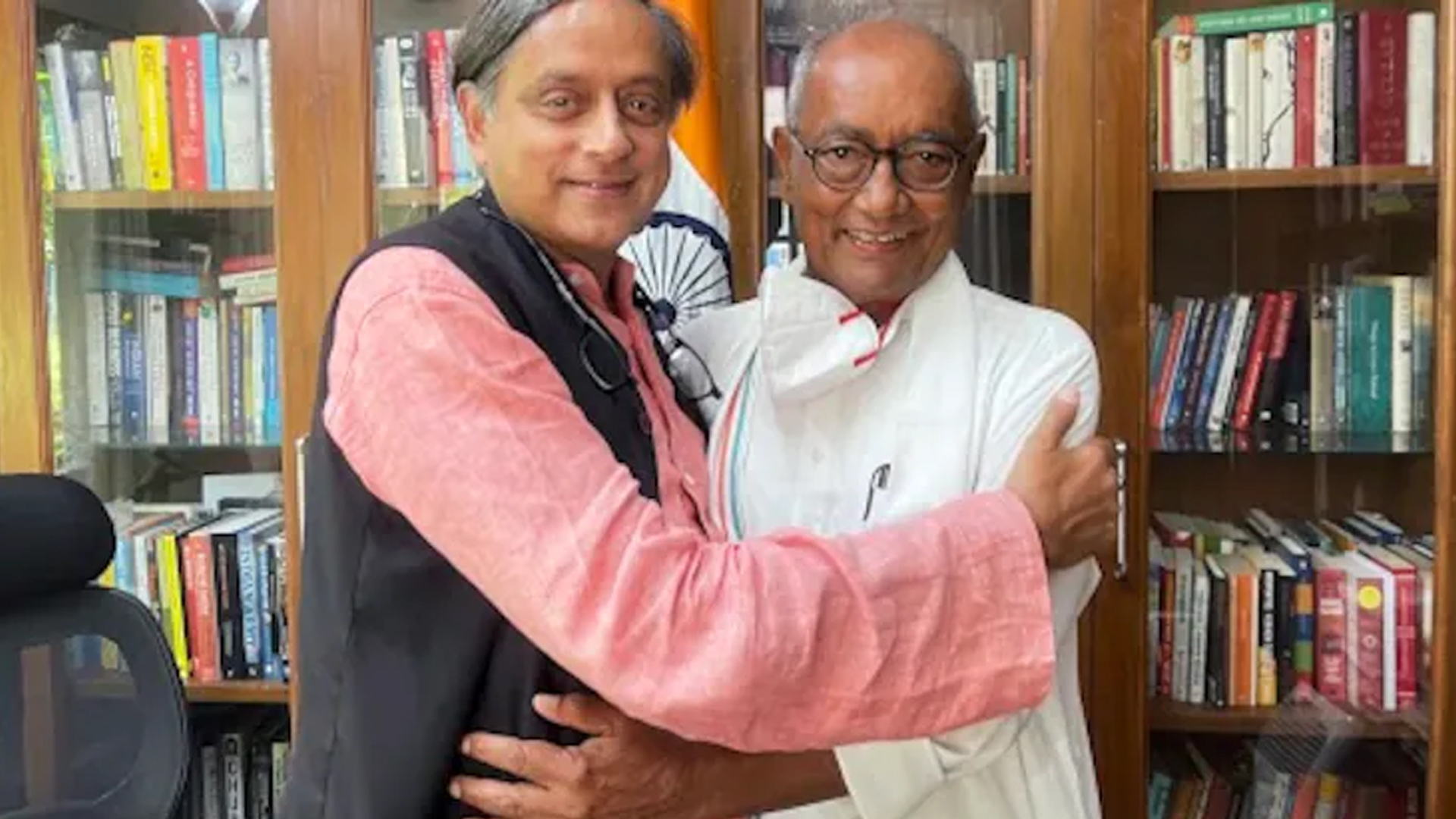 Shashi Tharoor Backs Digvijaya Singh Amid Row Over Praising BJP-RSS